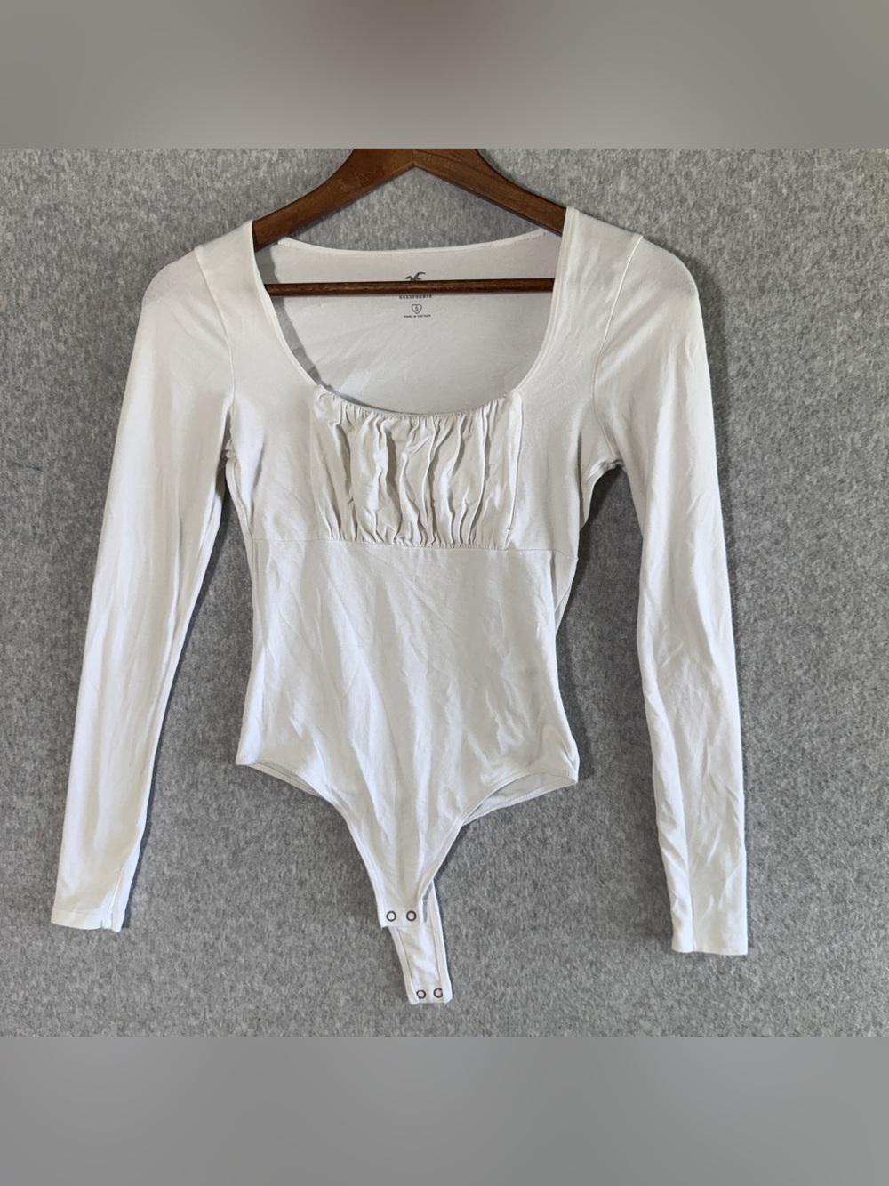 Hollister White Long-Sleeve Scoop Neck Bodysuit